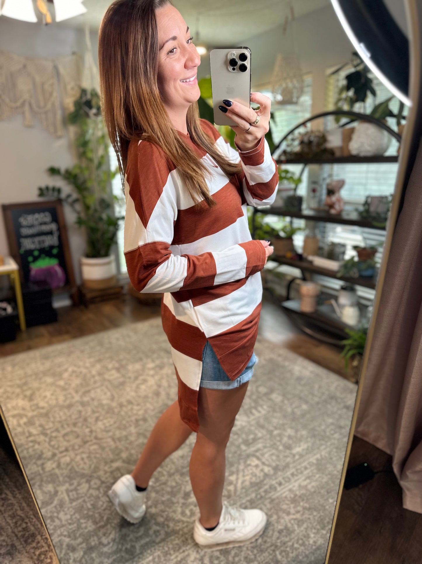 Brown & White pull over top